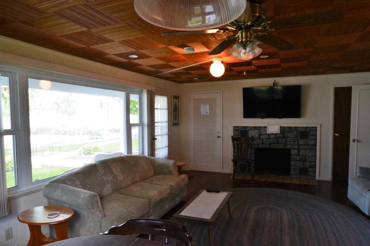 Hôtel Whalens Grindstone Shores Inc. à Frankenmuth Extérieur photo