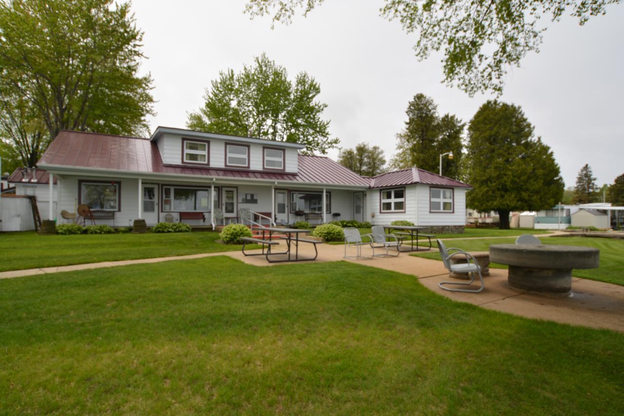 Hôtel Whalens Grindstone Shores Inc. à Frankenmuth Extérieur photo