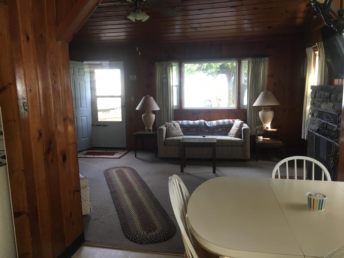 Hôtel Whalens Grindstone Shores Inc. à Frankenmuth Extérieur photo