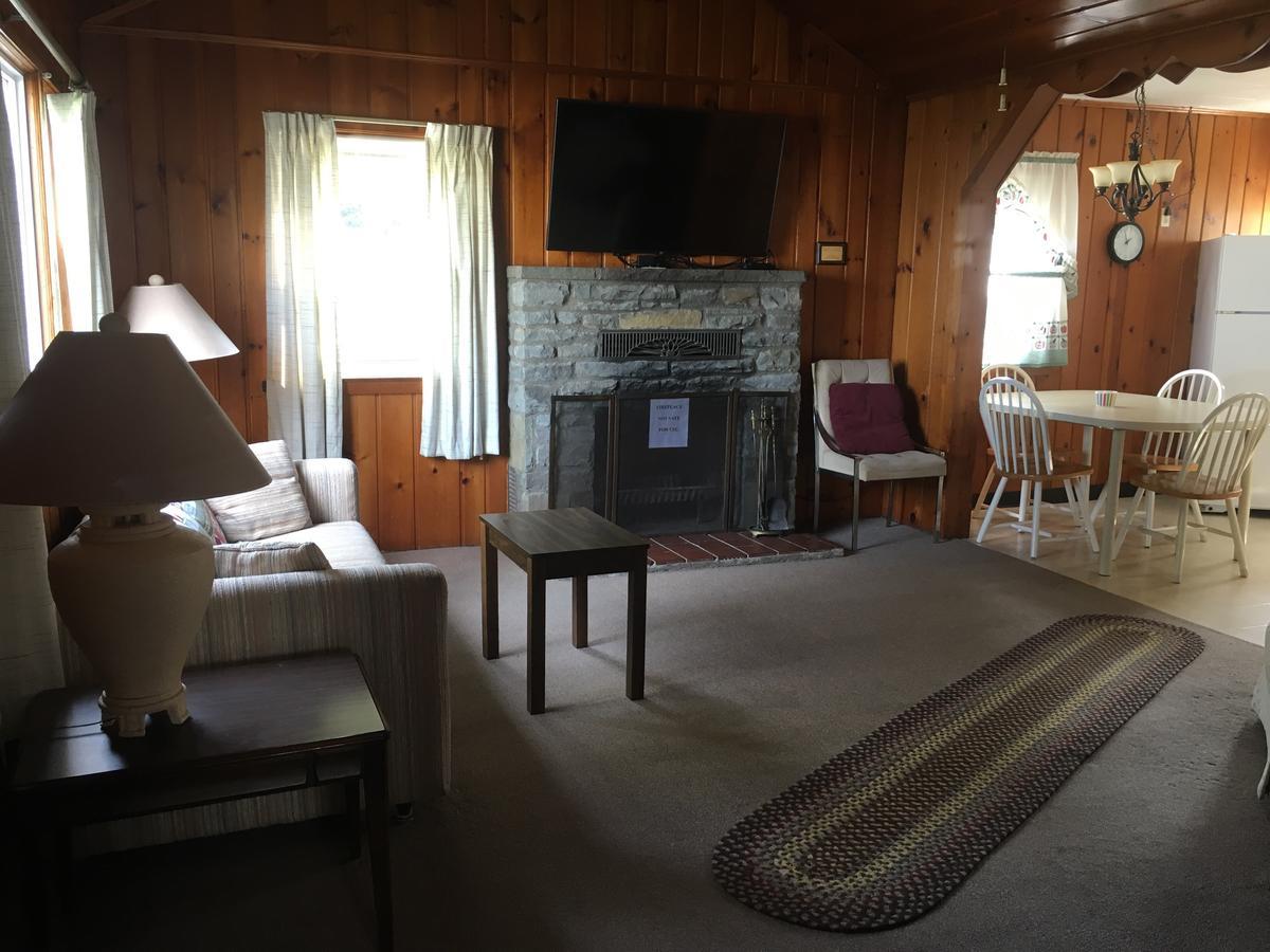 Hôtel Whalens Grindstone Shores Inc. à Frankenmuth Extérieur photo
